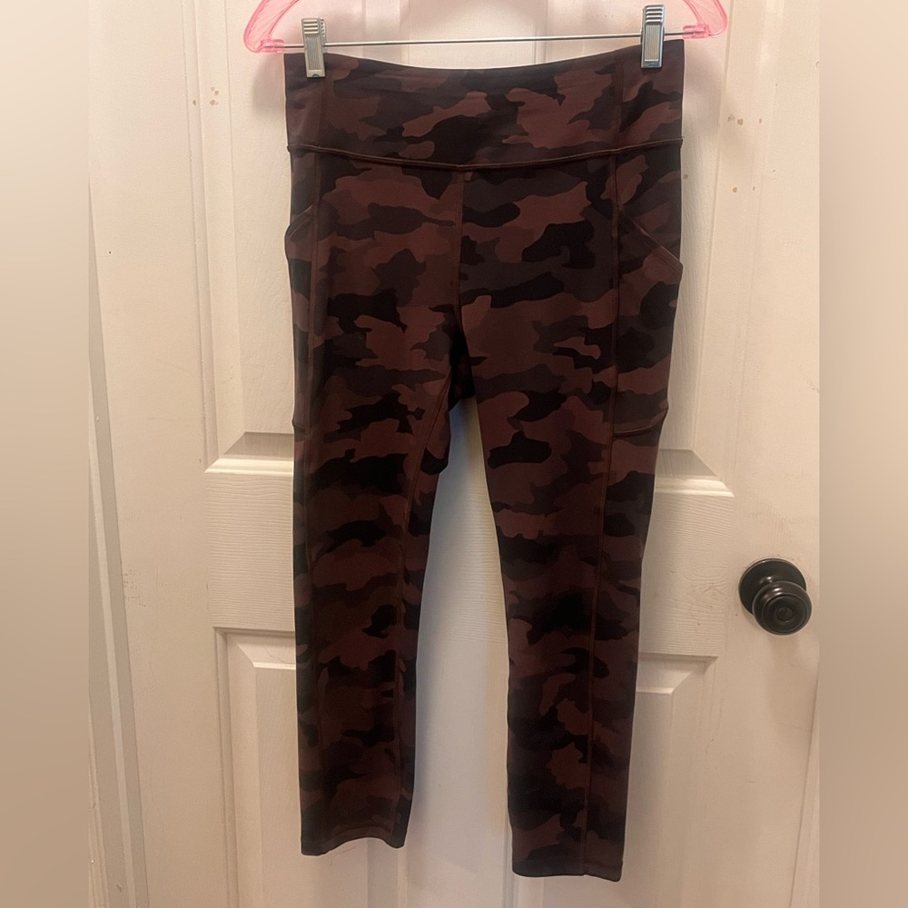 🍋 LIKE NEW Lululemon Invigorate HR Crop 23" - Camo Brown Earth Multi - Sz 8